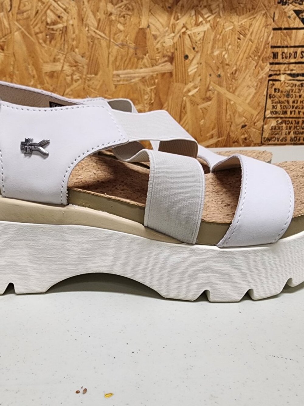 KURU White Platform Sandals